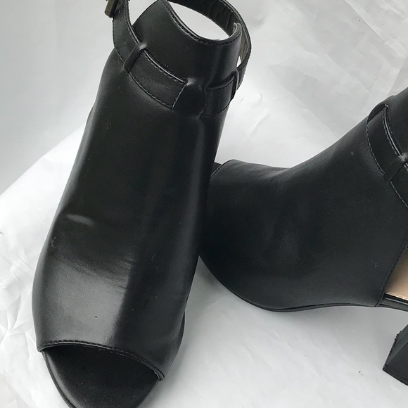 Ladies Black Open Toe Block High Heel Size 8 EUC - Picture 3 of 8